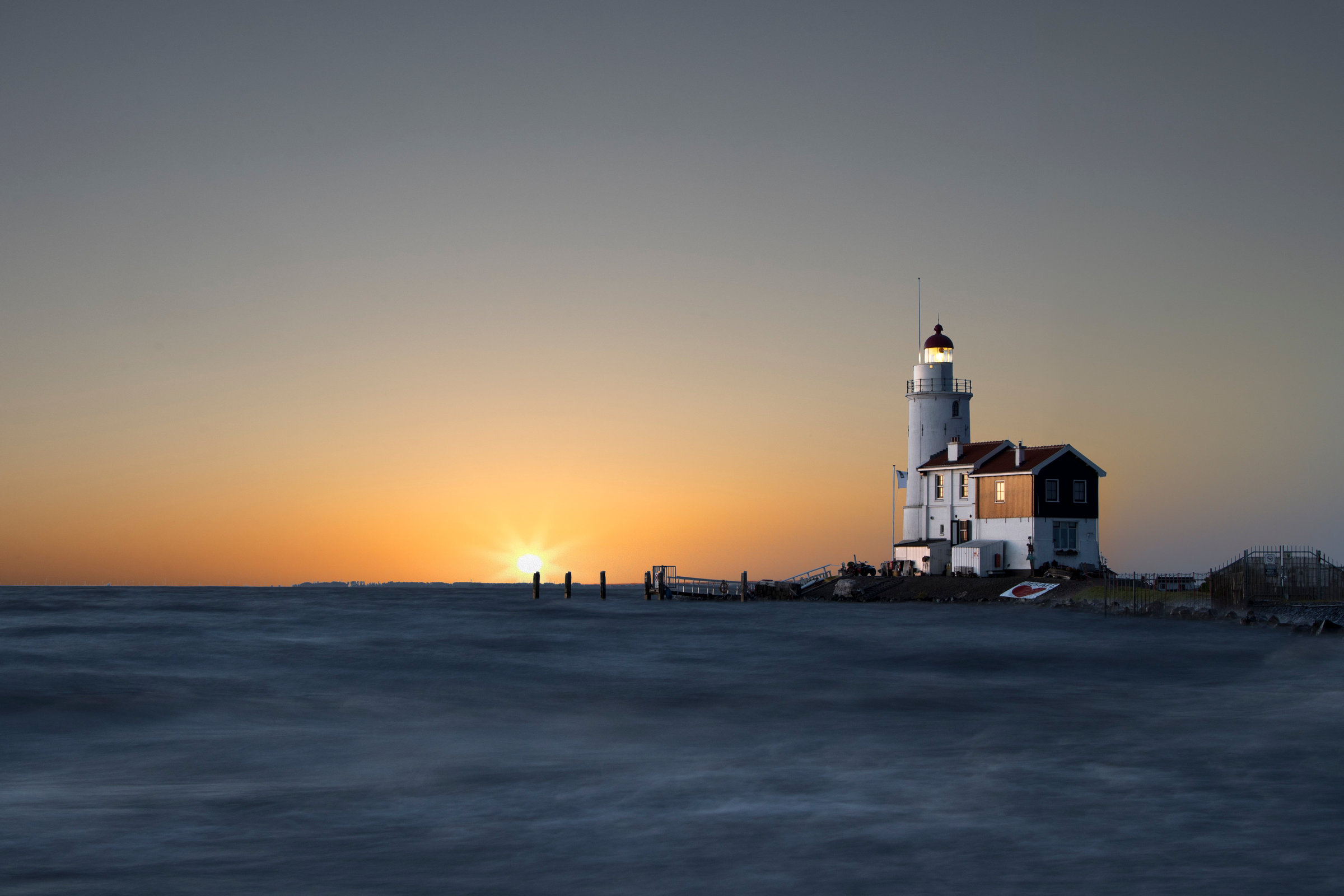 lighthouse-9183463_result